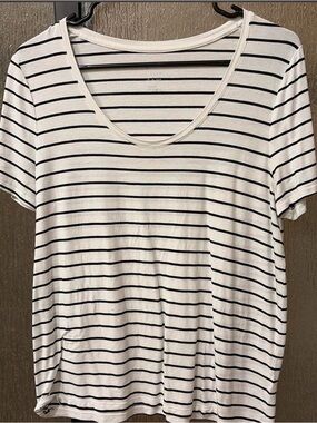 Women's White & Black Striped Scoop Neck Top